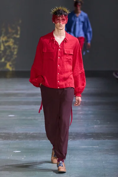 Look 48